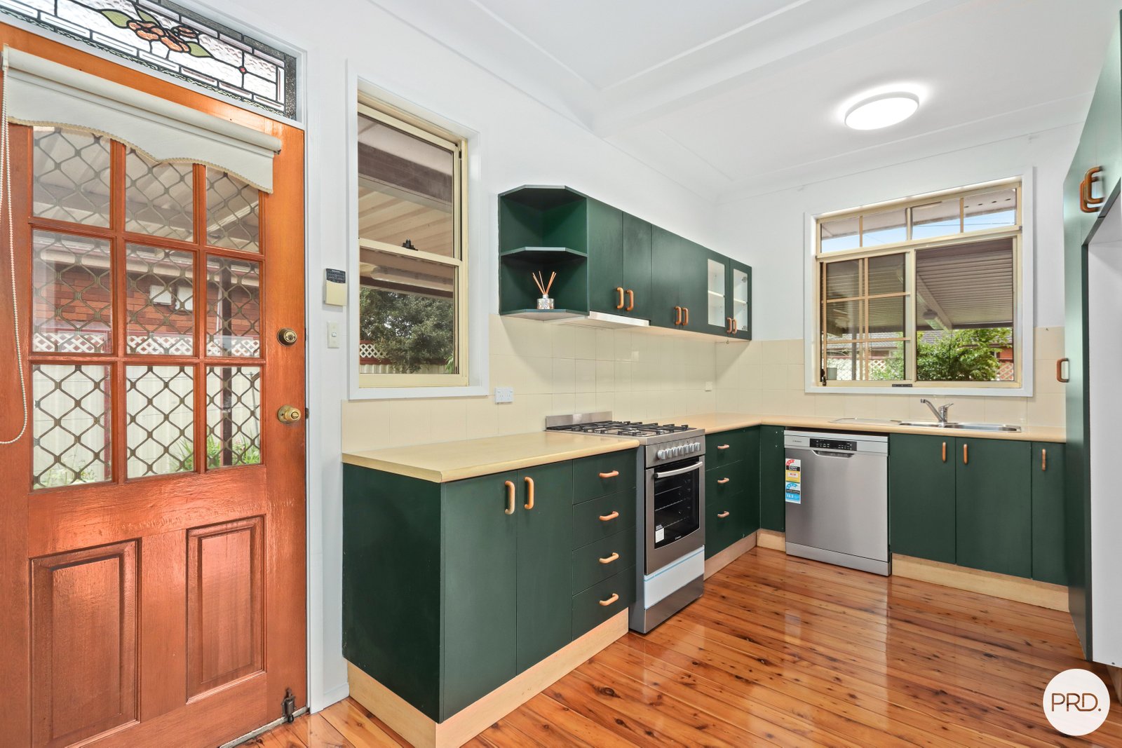 14 Greenway Parade REVESBY 3