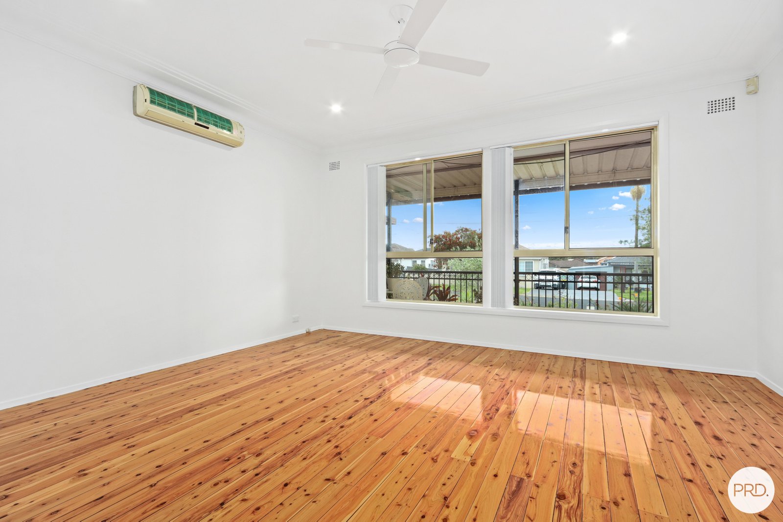 14 Greenway Parade REVESBY 4