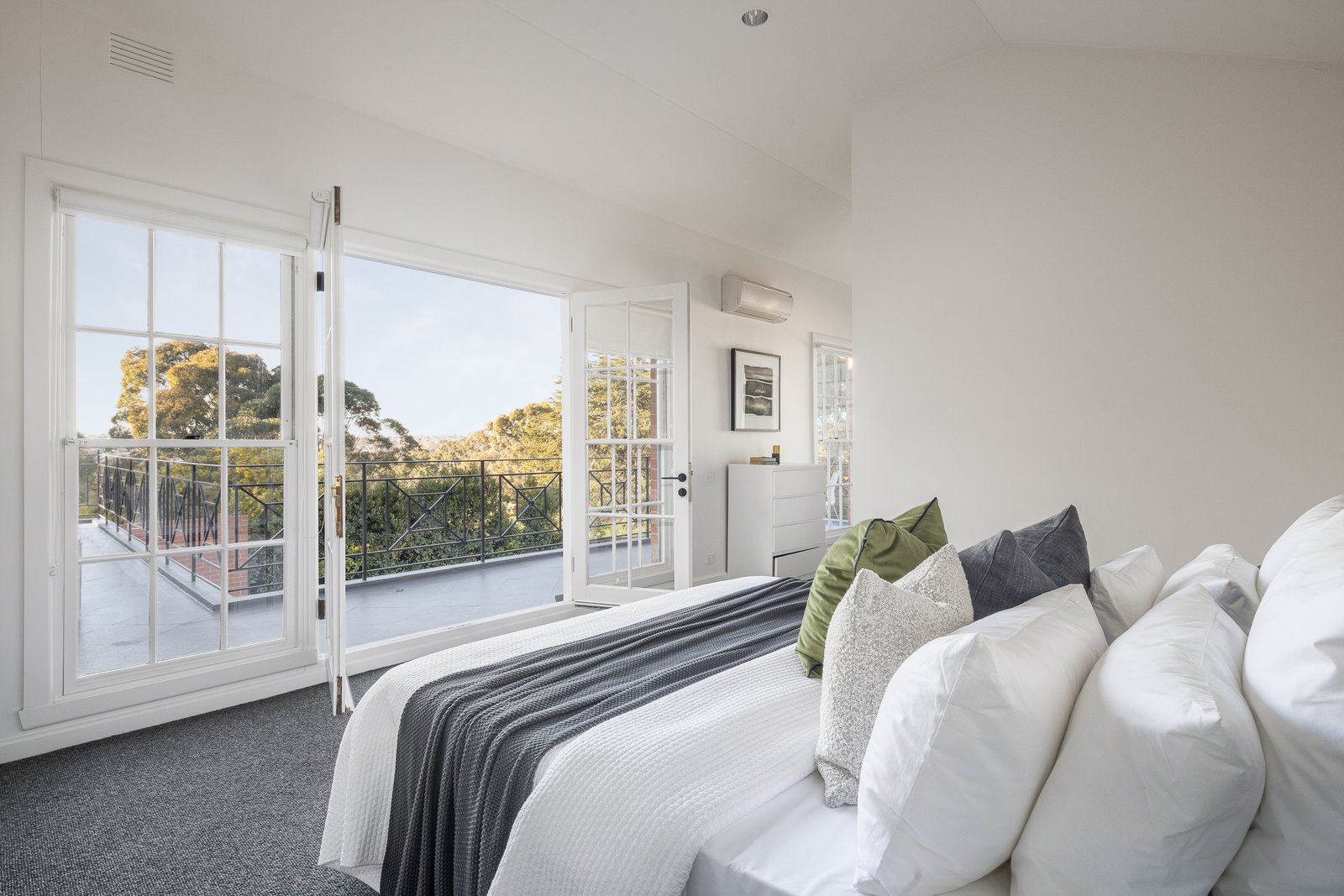 Real Estate and Property in 14 Henderson Avenue, Malvern, VIC