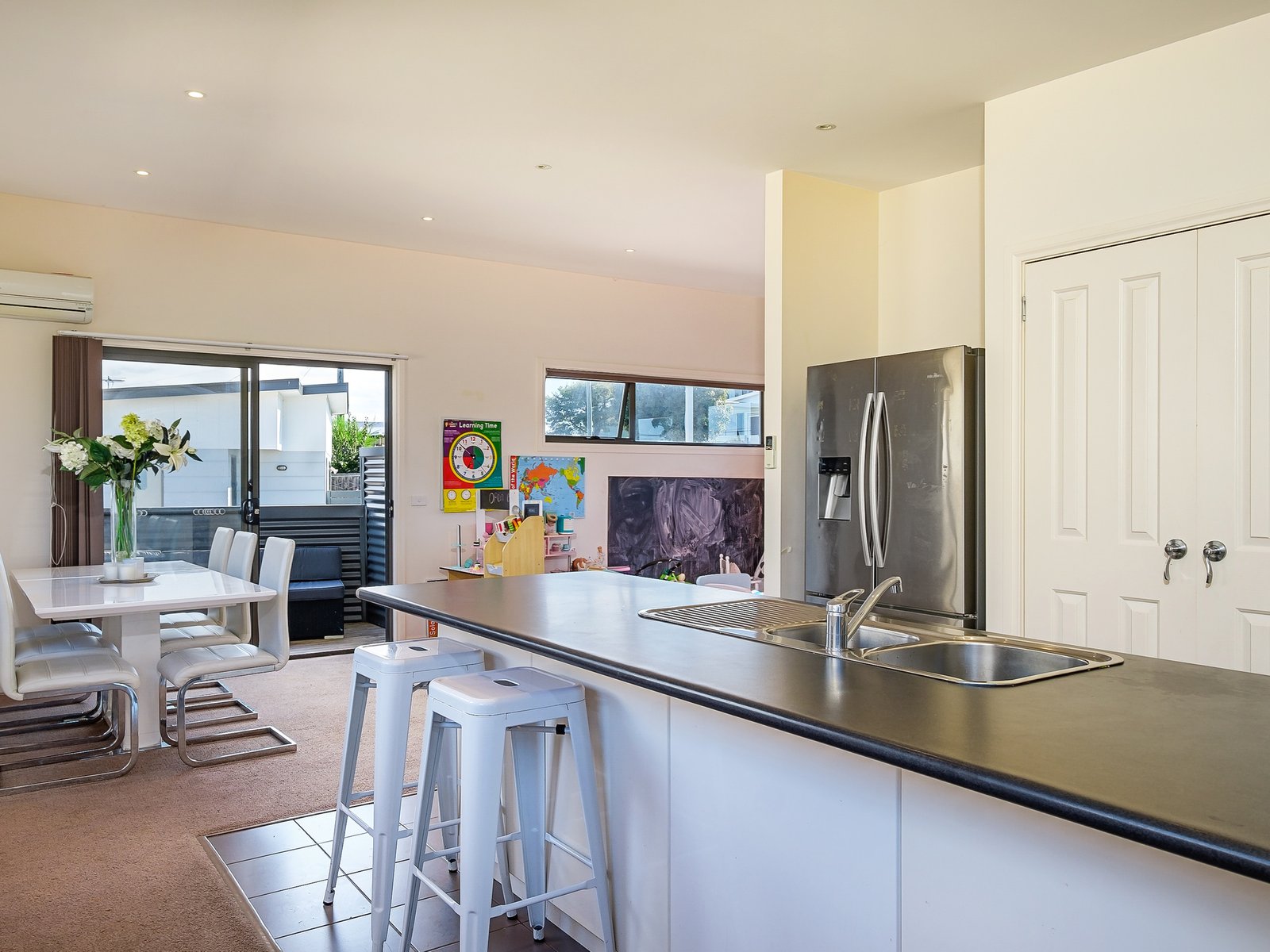 1/4 Higson Street MIDWAY POINT 7