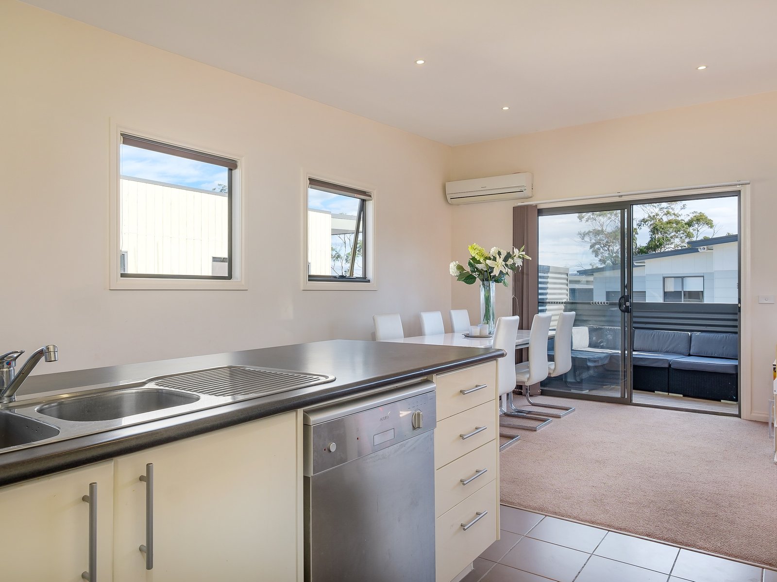 1/4 Higson Street MIDWAY POINT 8