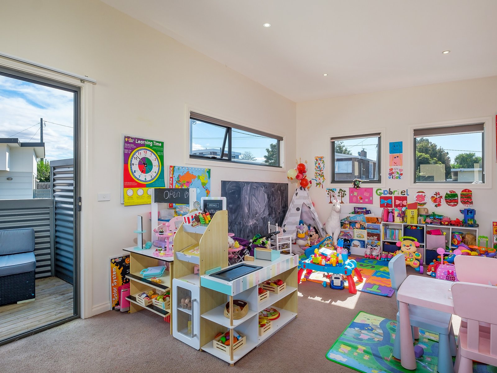 1/4 Higson Street MIDWAY POINT 10