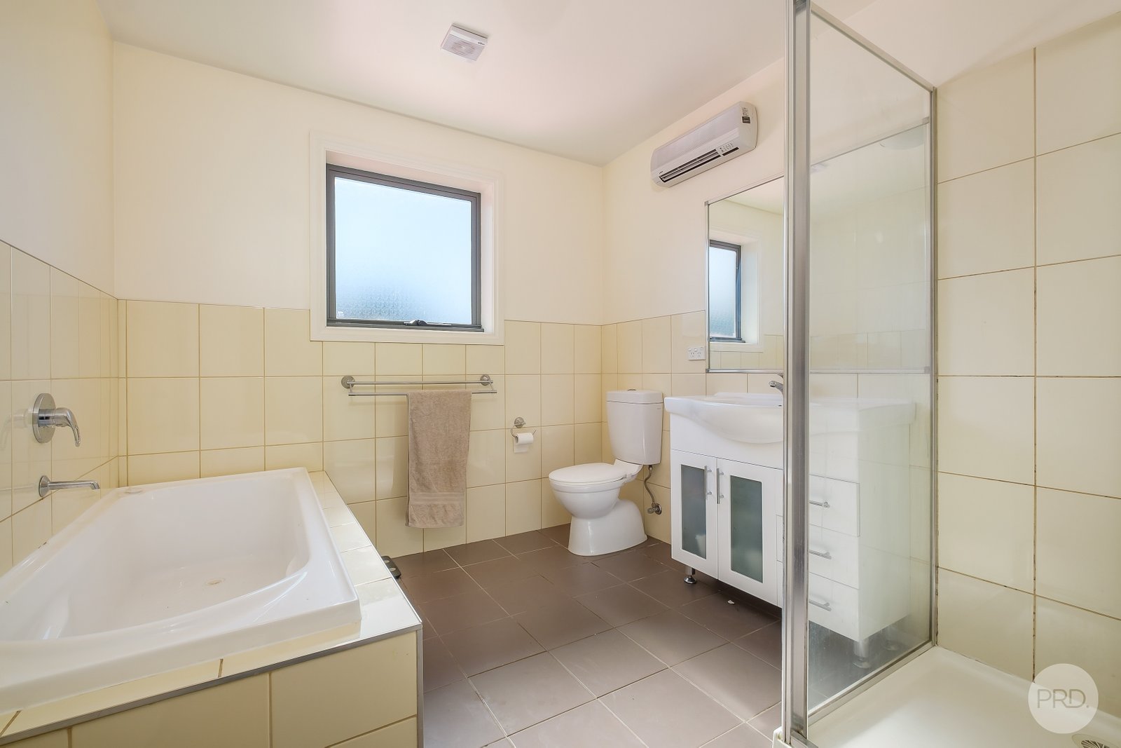 1/4 Higson Street MIDWAY POINT 14