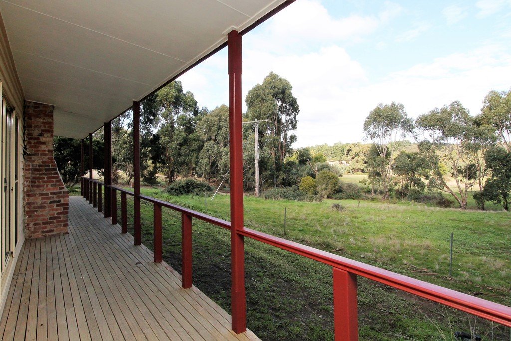 14 Hiscock Gully Road MOUNT HELEN 3