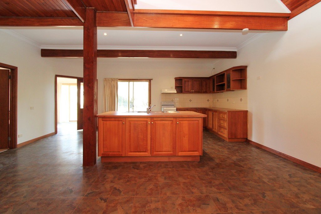 14 Hiscock Gully Road MOUNT HELEN 6