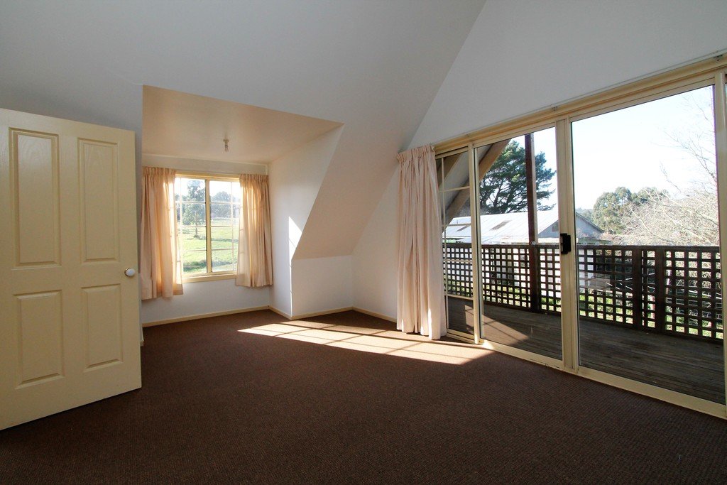 14 Hiscock Gully Road MOUNT HELEN 14