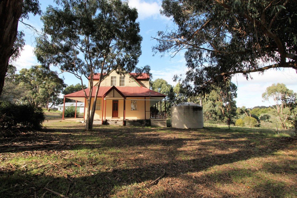 14 Hiscock Gully Road MOUNT HELEN 18