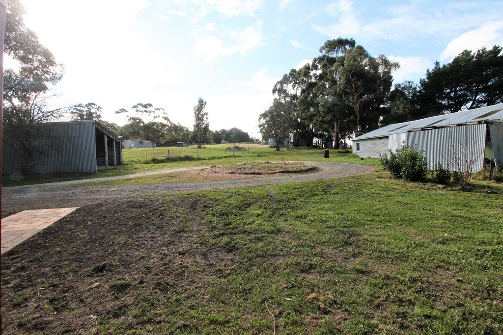 14 Hiscock Gully Road MOUNT HELEN 21