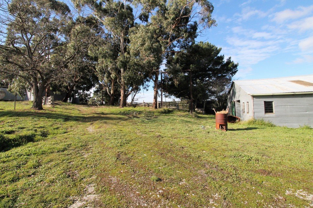 14 Hiscock Gully Road MOUNT HELEN 23