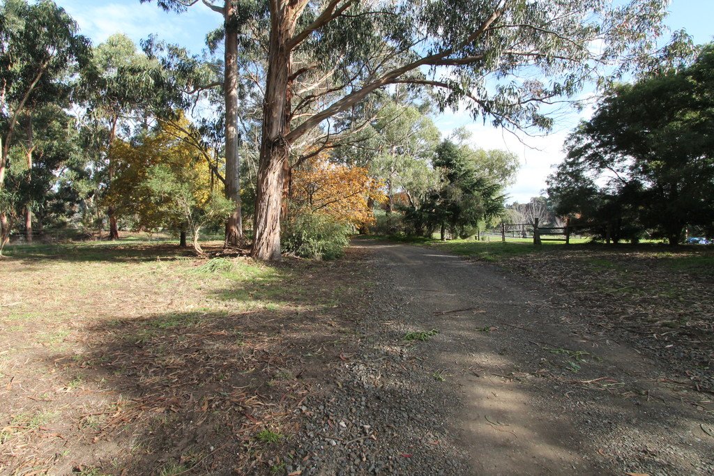 14 Hiscock Gully Road MOUNT HELEN 24