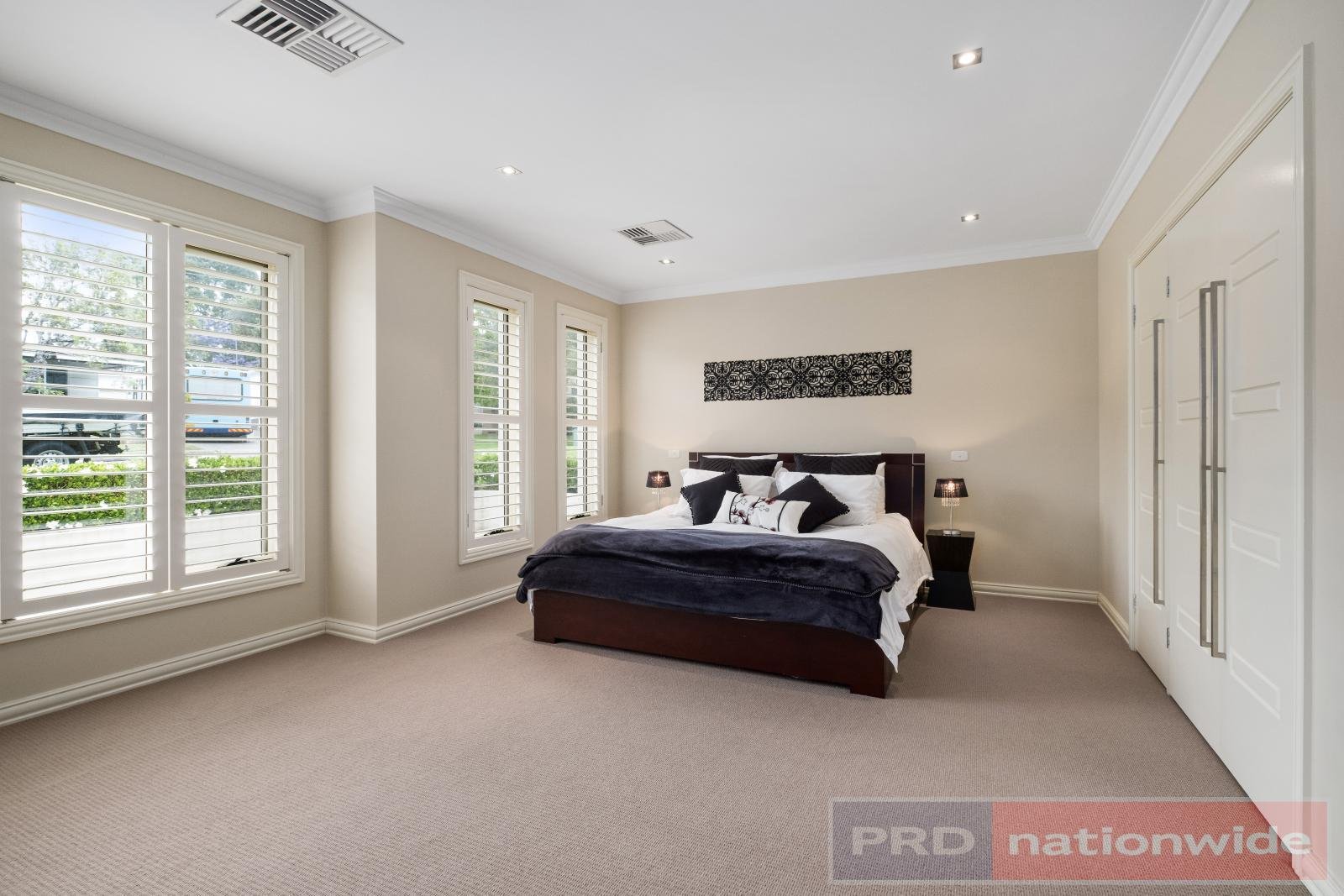 14 Hodgkinson Crescent PANANIA 6