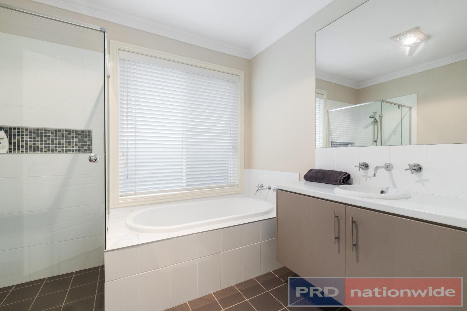 14 Hodgkinson Crescent PANANIA 10