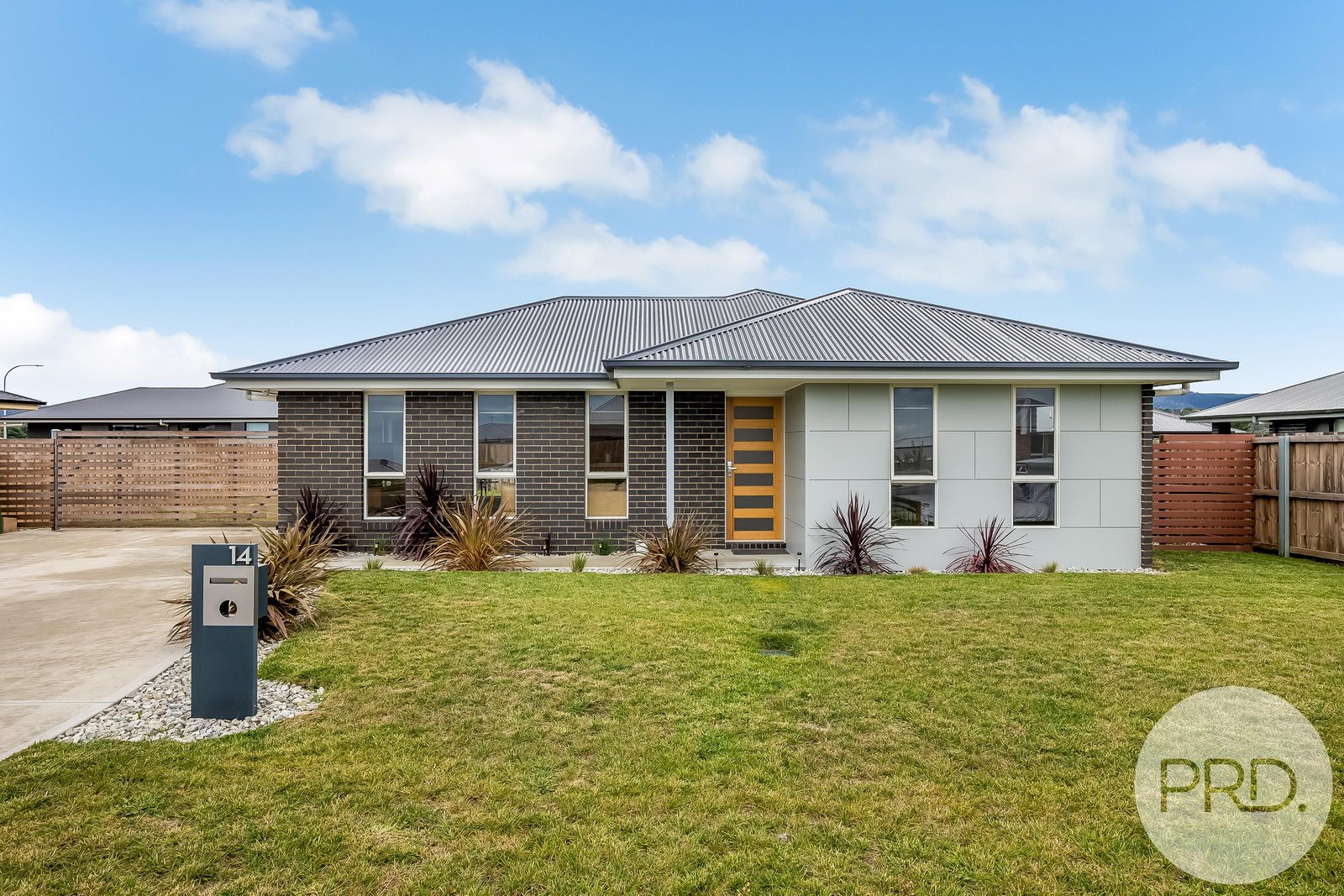 14 Hollingsworth Street BRIGHTON 1