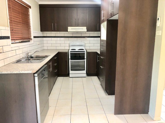 14 Hoskyn Court CLINTON 2