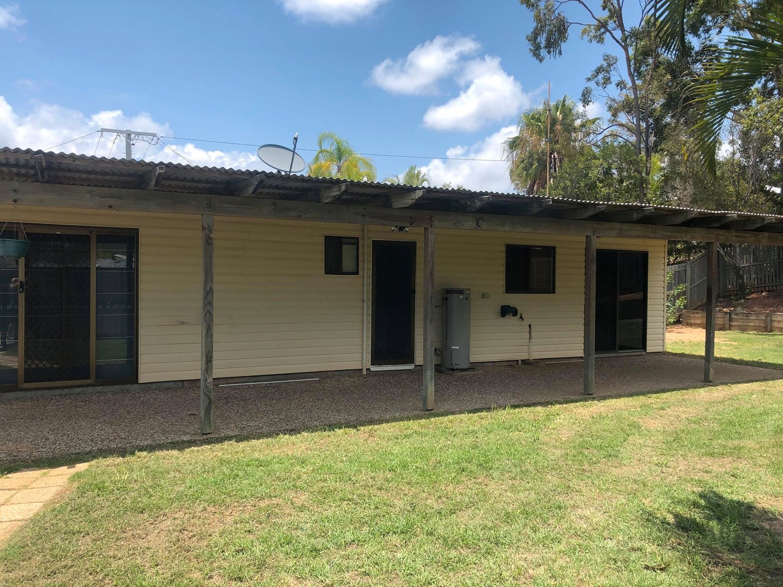 14 Hoskyn Court CLINTON 9