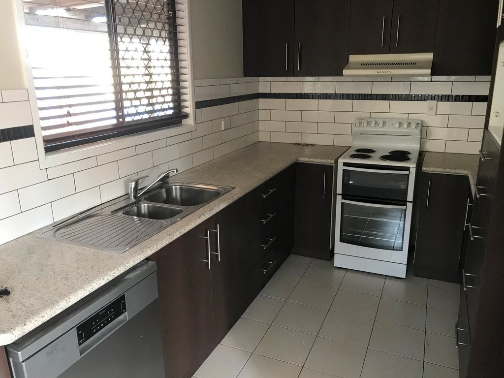 14 Hoskyn Court CLINTON 13