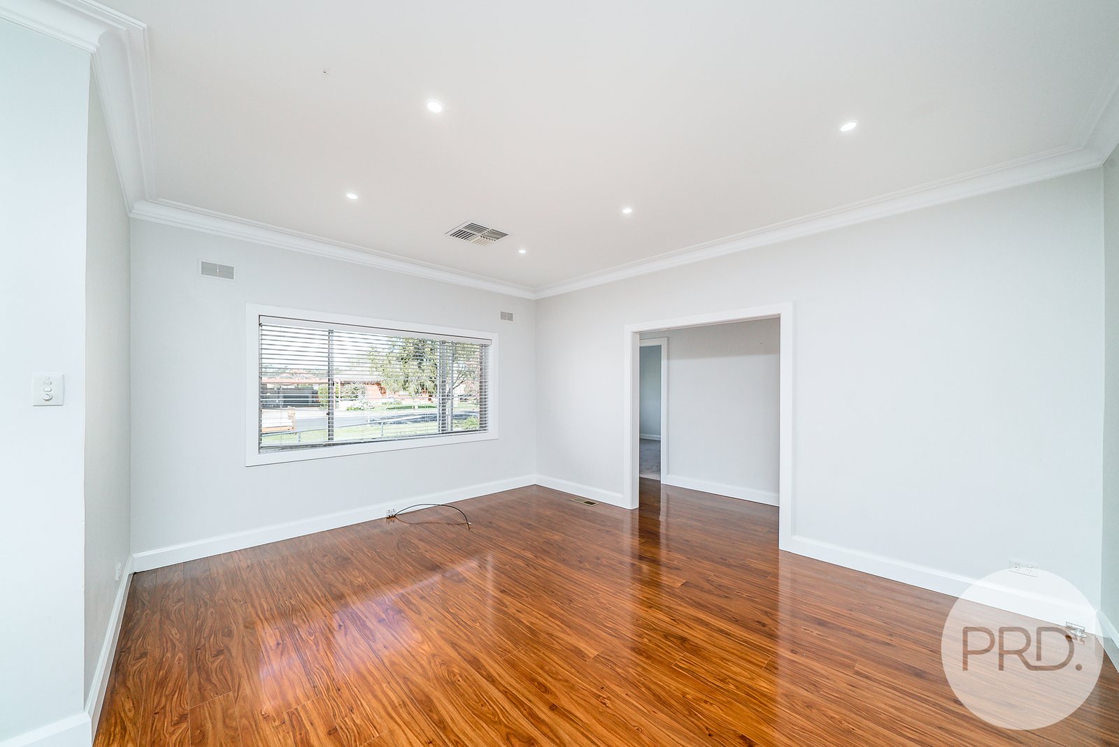 14 Inglis Street LAKE ALBERT 4