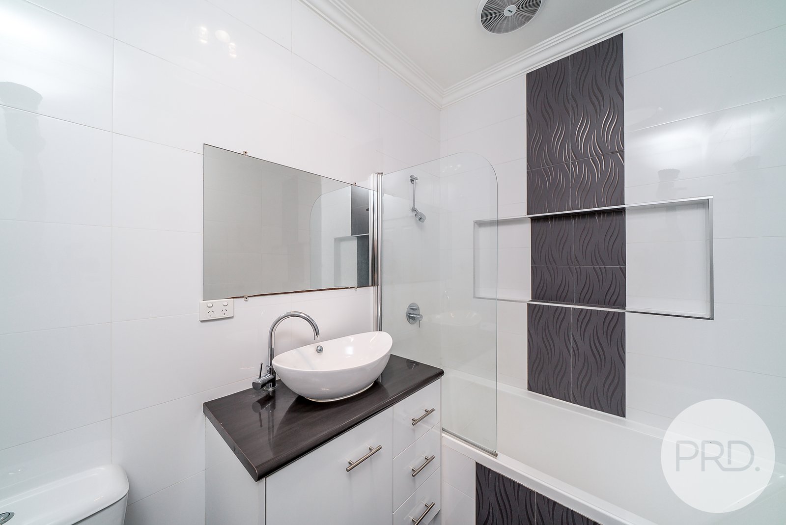 14 Inglis Street LAKE ALBERT 10