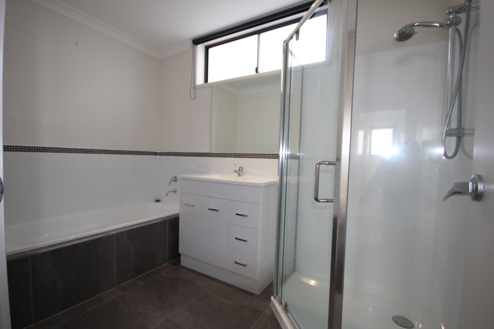 1/4 Ironbark Drive CLAREMONT 7