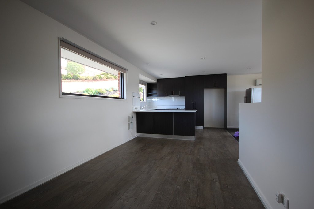 1/4 Ironbark Drive CLAREMONT 3