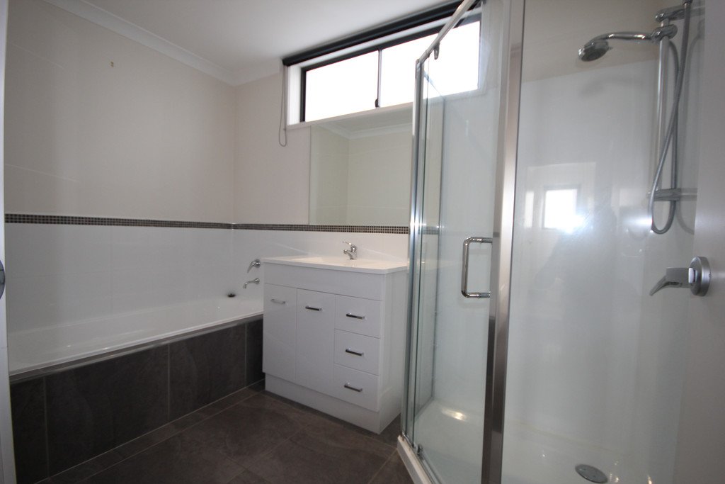 1/4 Ironbark Drive CLAREMONT 7