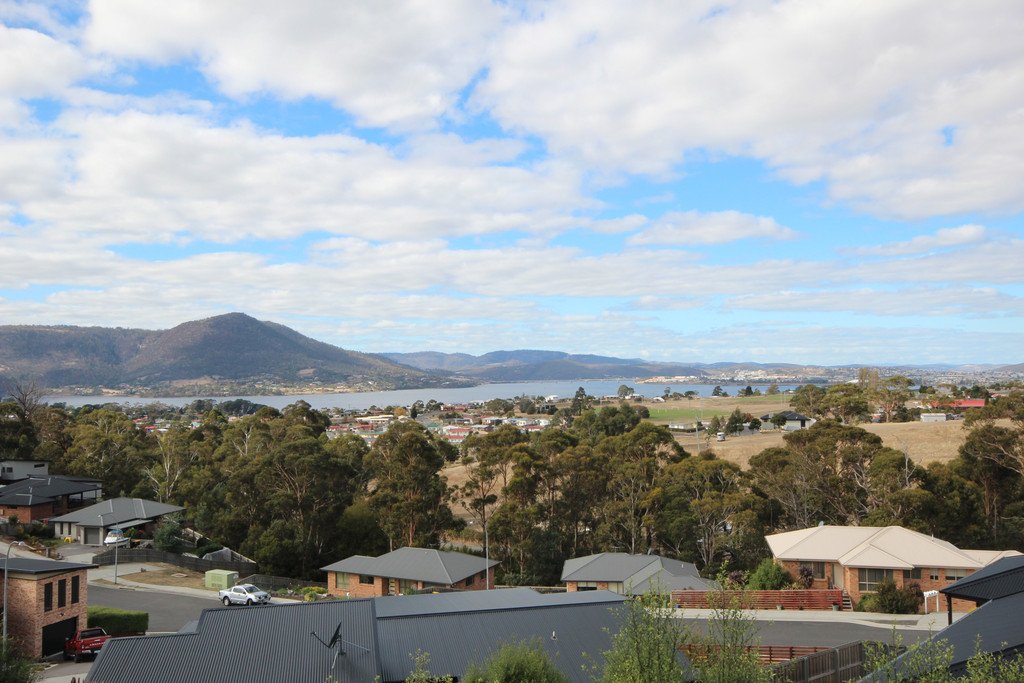 1/4 Ironbark Drive CLAREMONT 12
