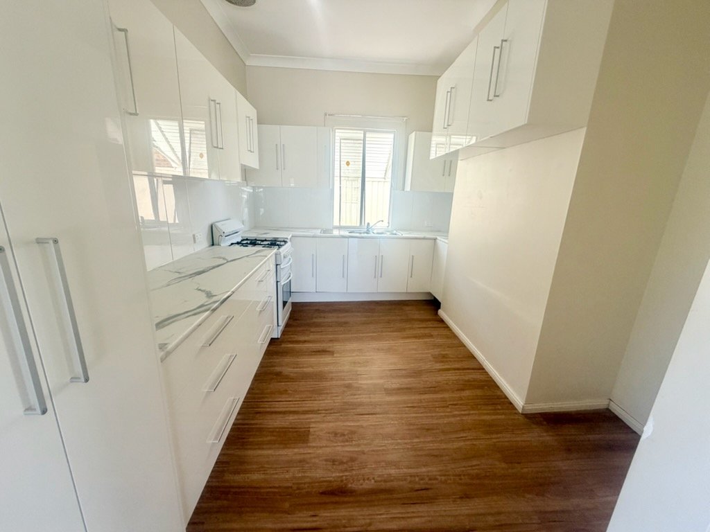 14 Irvine Street TAMWORTH 5