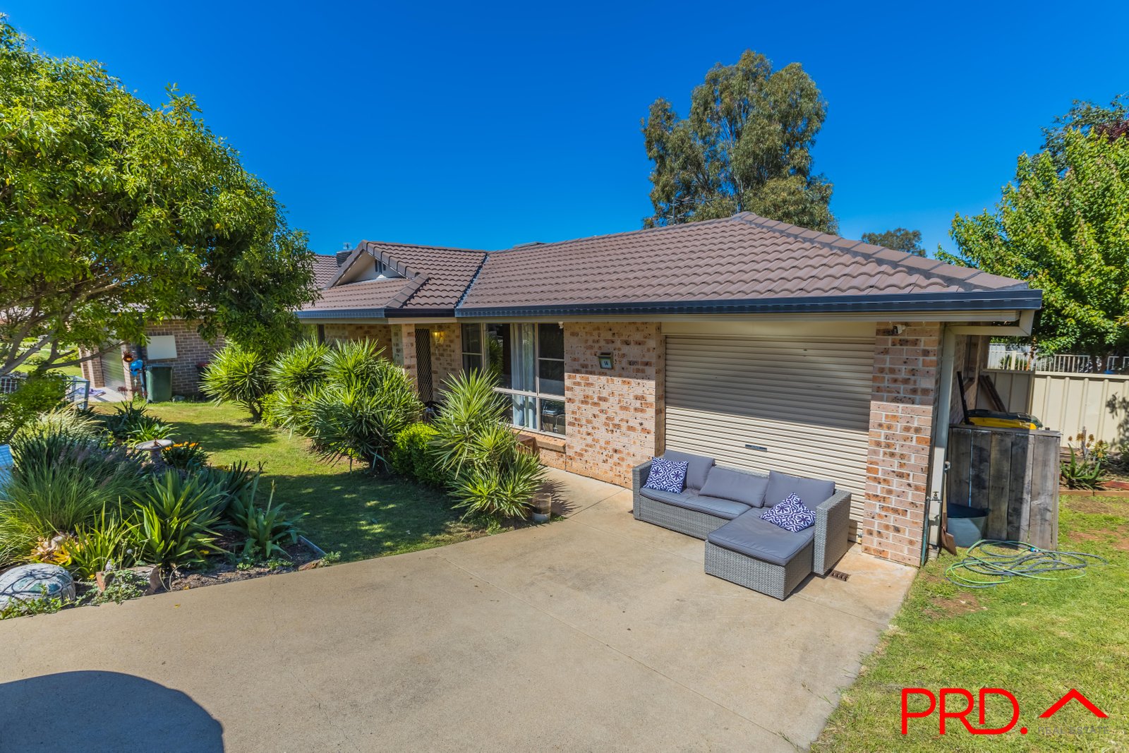 14 James Place TAMWORTH 3
