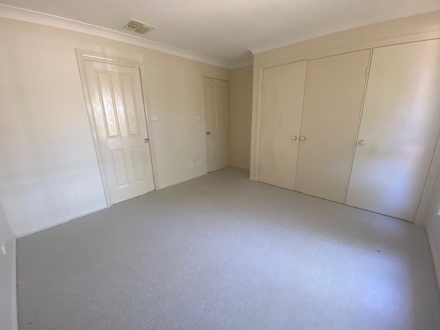 14 James Place TAMWORTH 3