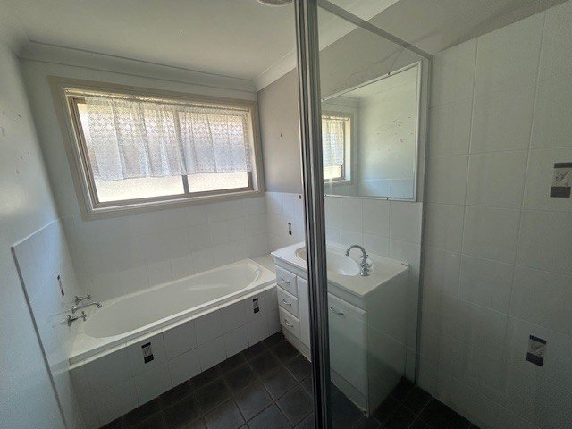 14 James Place TAMWORTH 4
