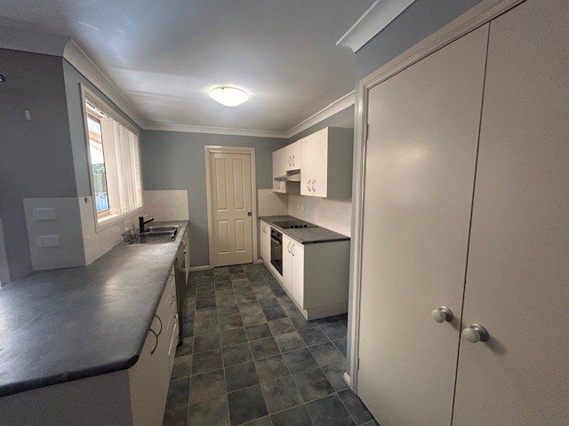 14 James Place TAMWORTH 5