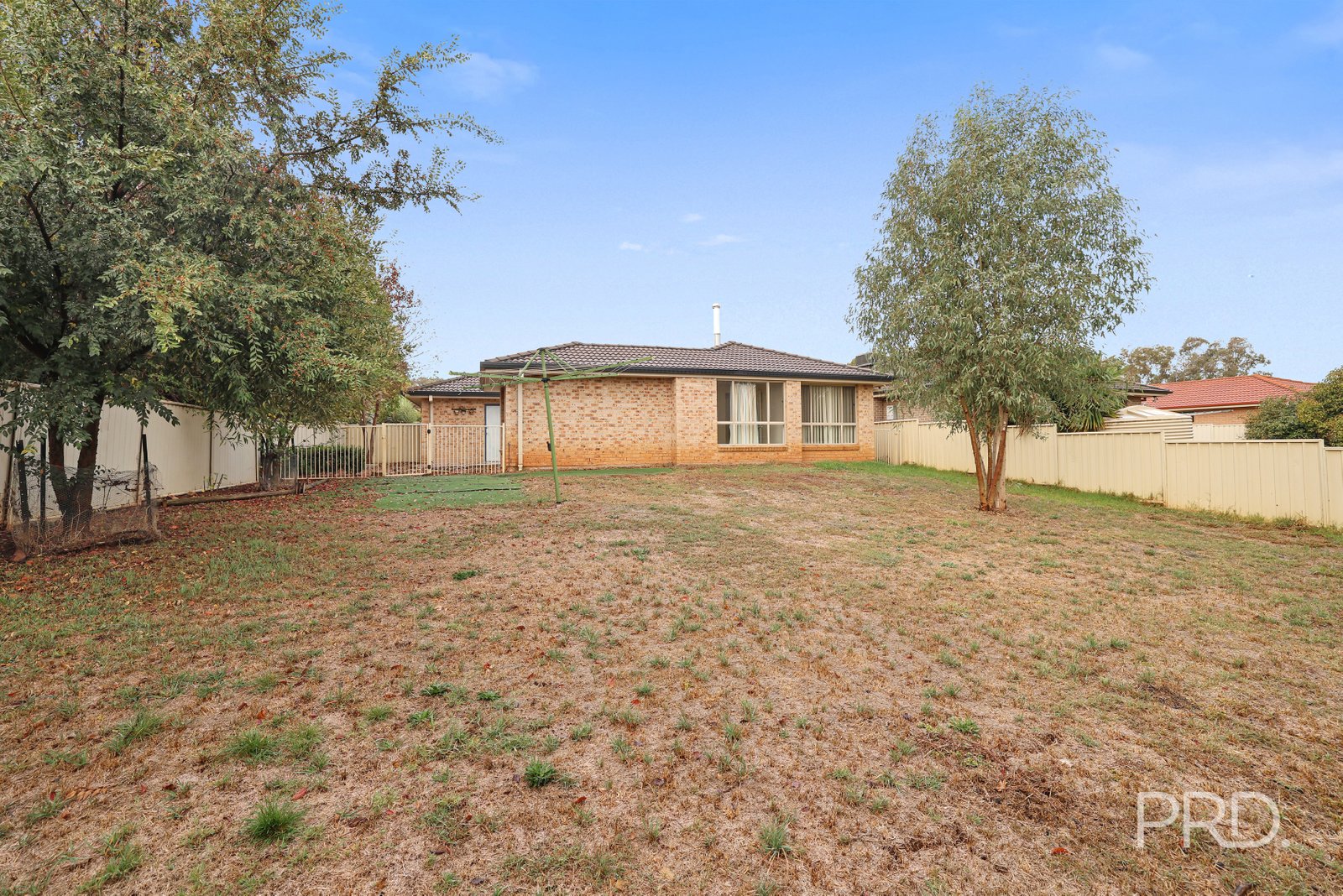 14 James Place TAMWORTH 5
