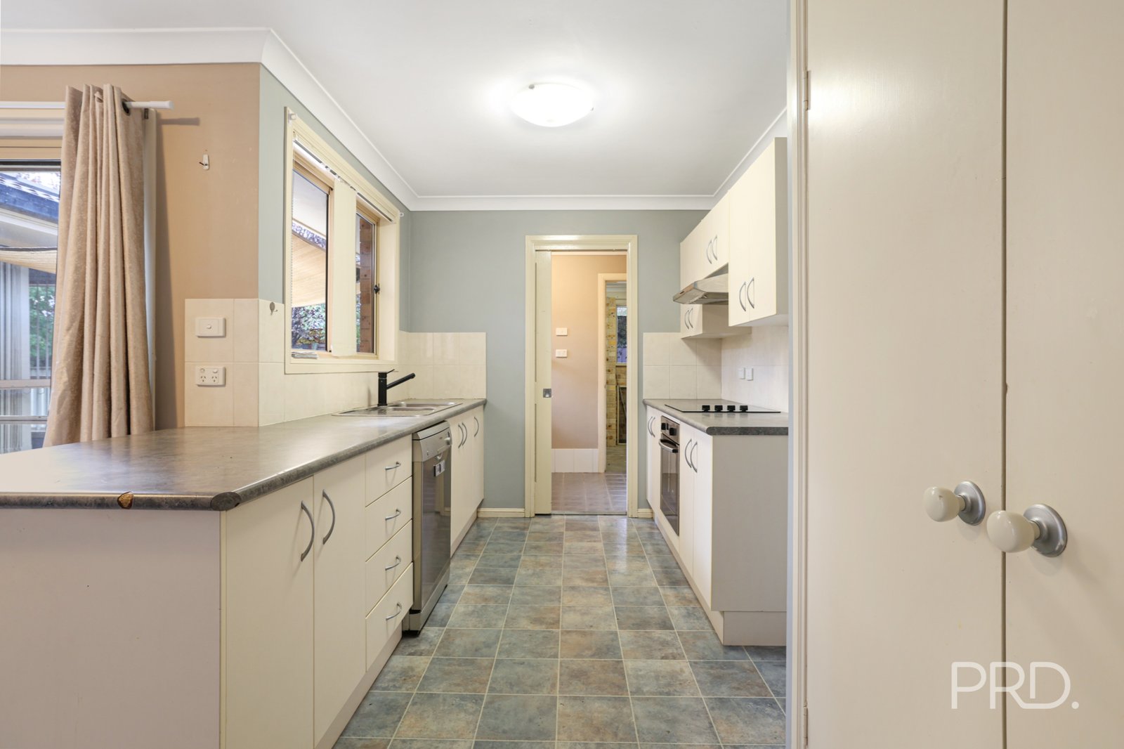 14 James Place TAMWORTH 11