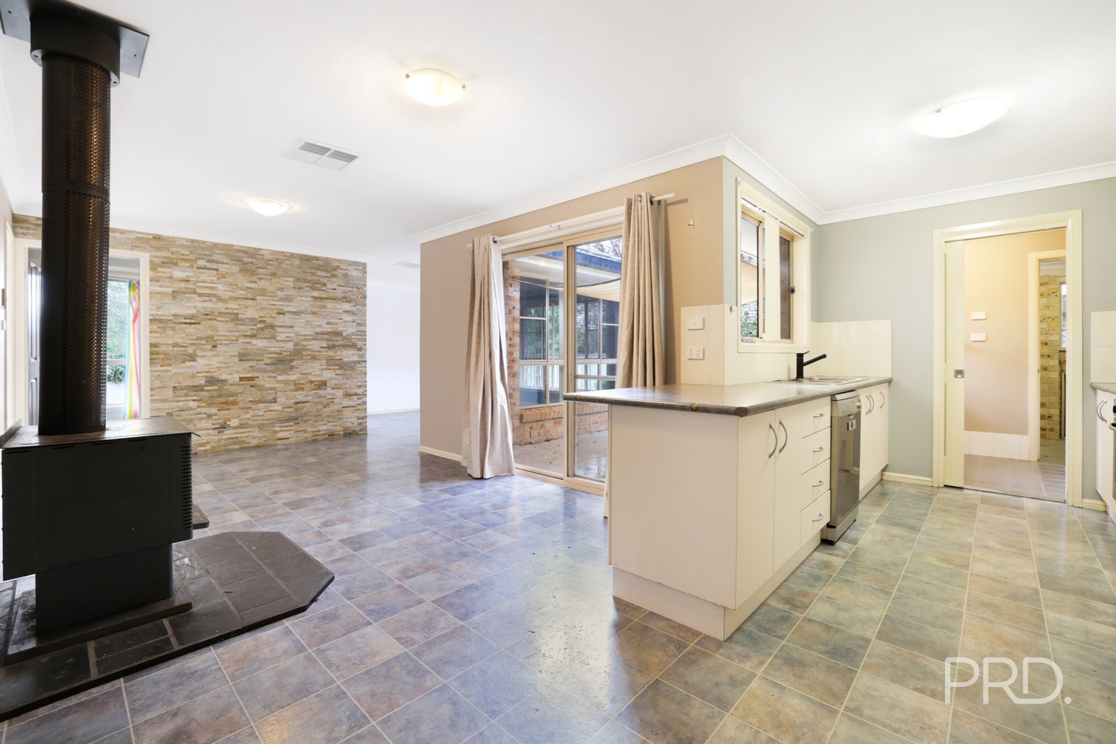14 James Place TAMWORTH 12