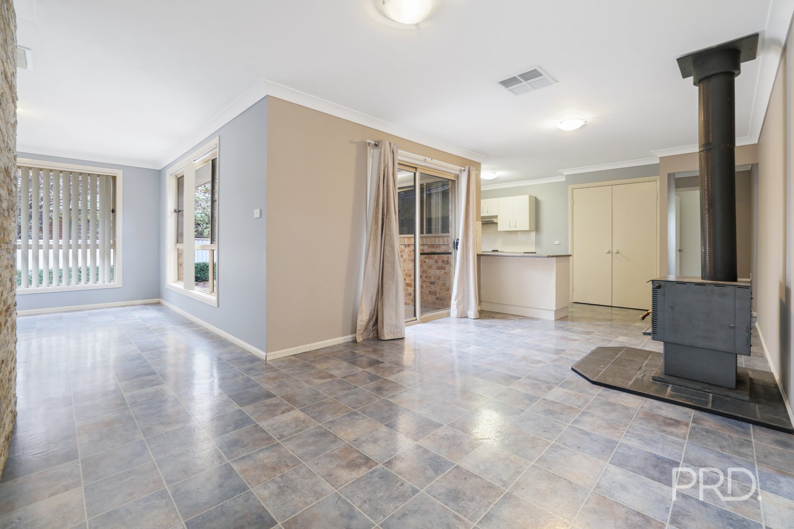 14 James Place TAMWORTH 13