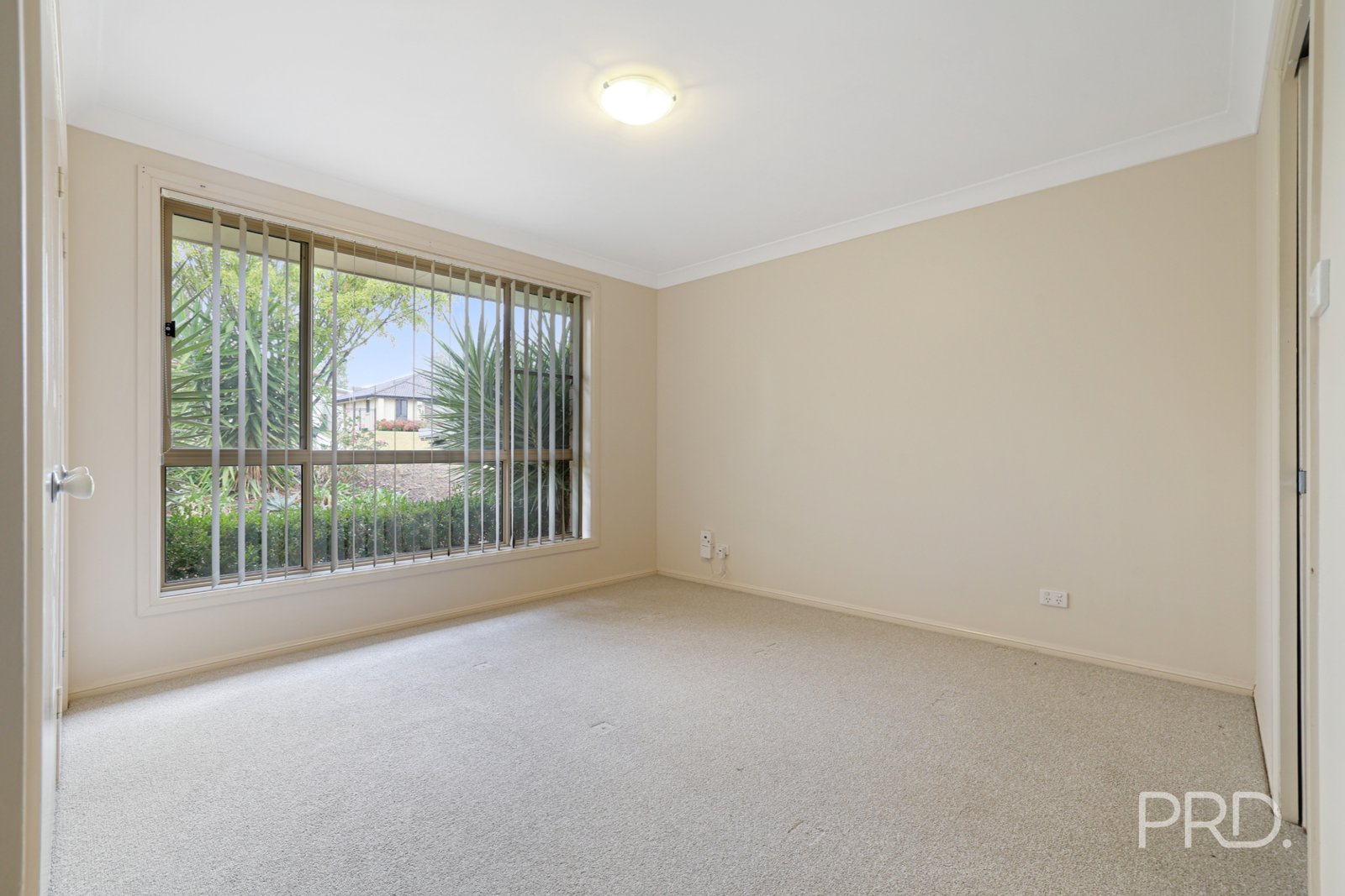 14 James Place TAMWORTH 16