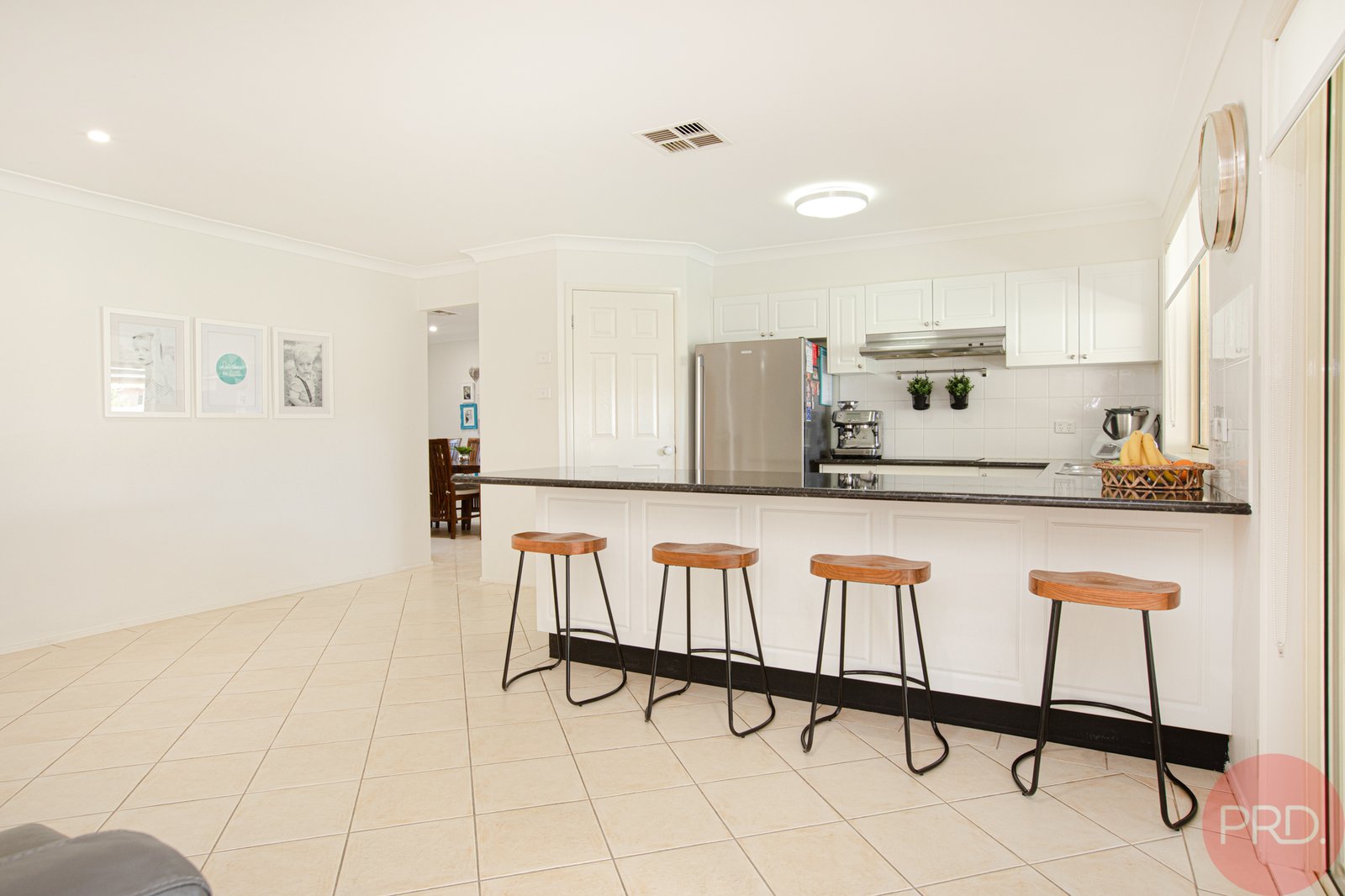 14 Jenna Drive RAWORTH 5