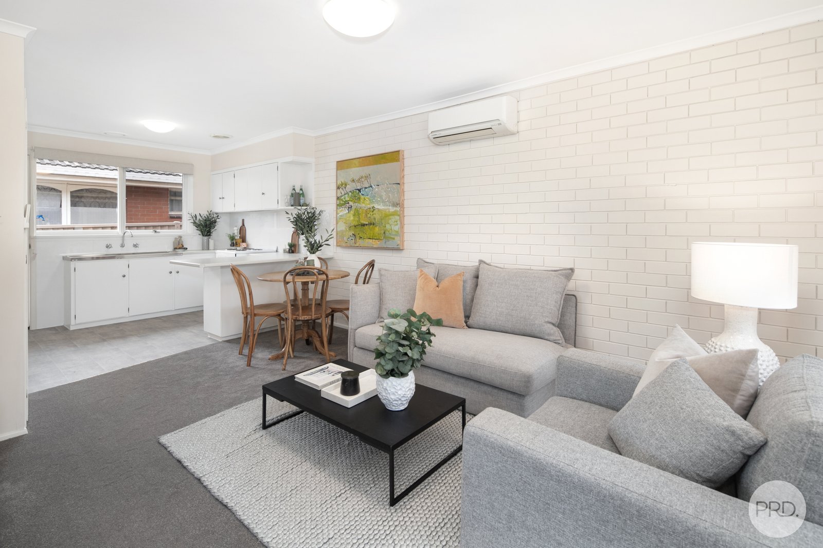 1/4 John Street WENDOUREE 2