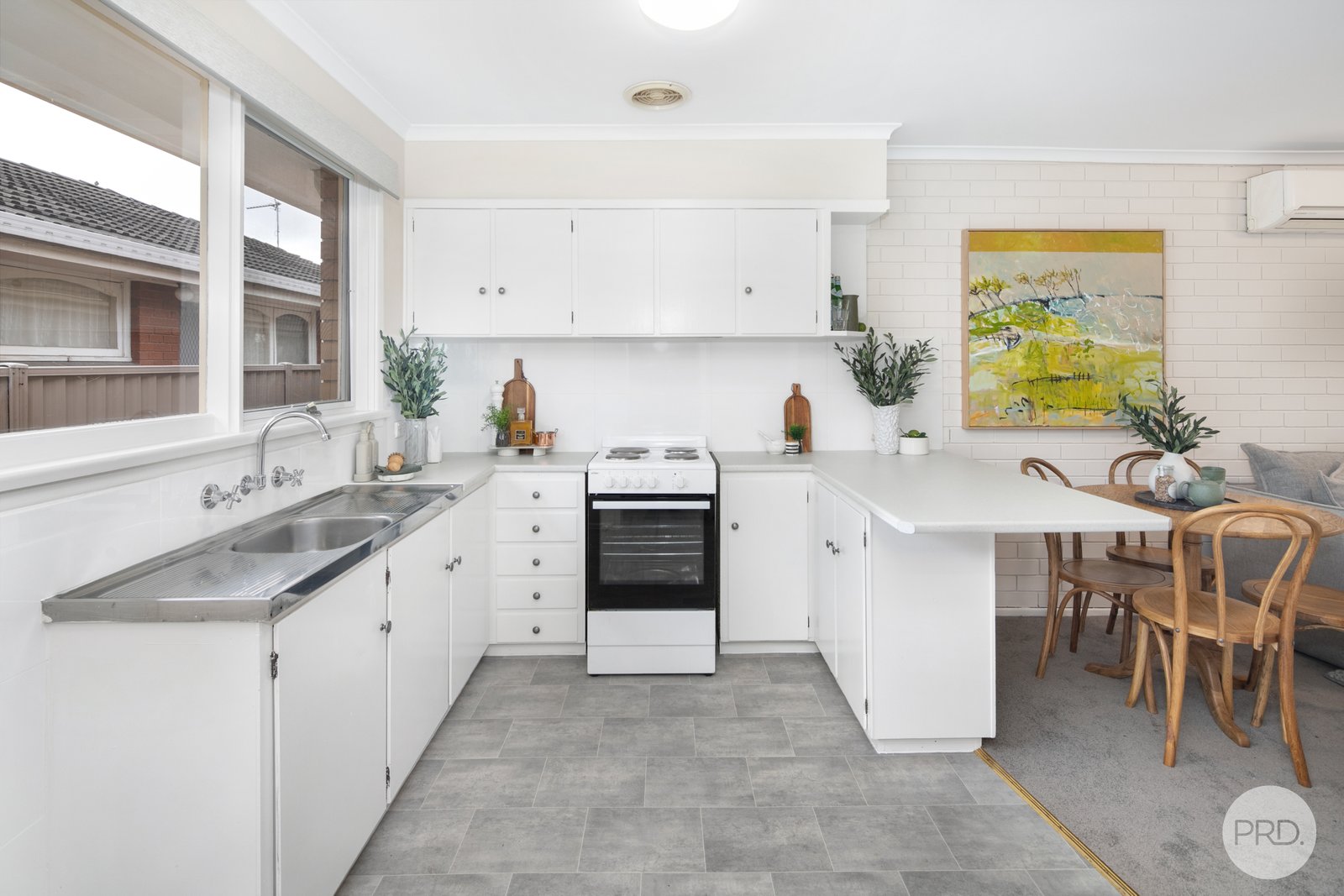 1/4 John Street WENDOUREE 6