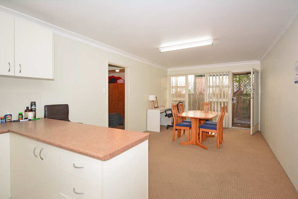 1/4 Johnston Street BILINGA 2