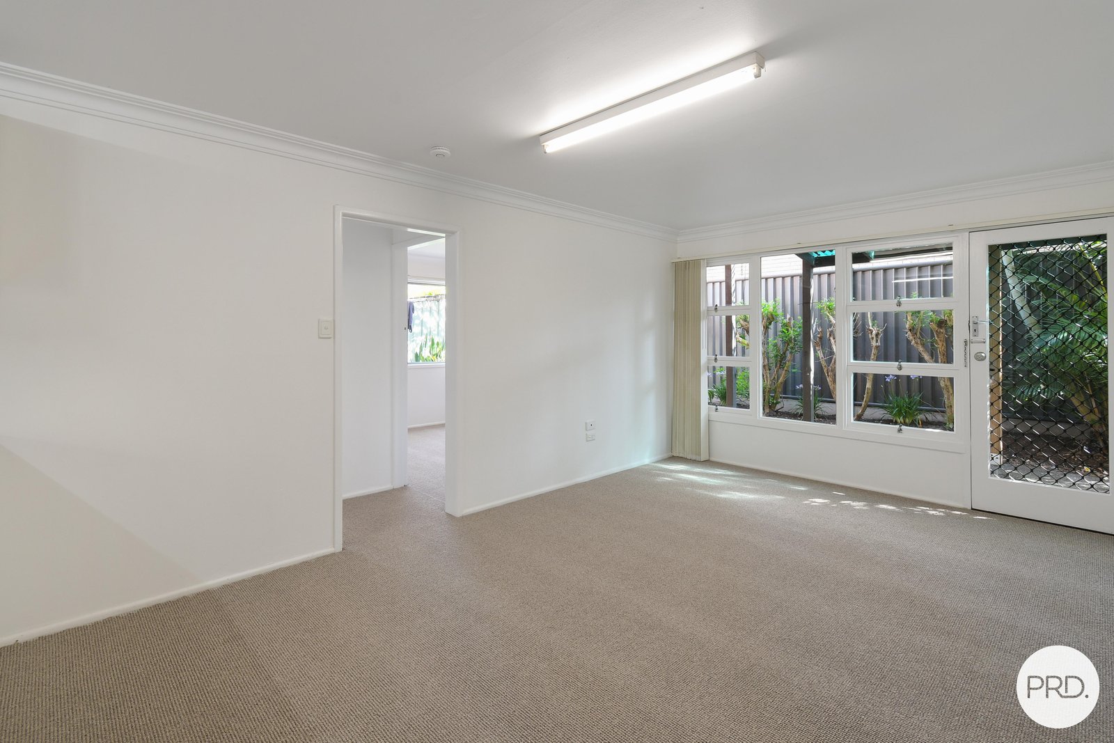 1/4 Johnston Street BILINGA 2