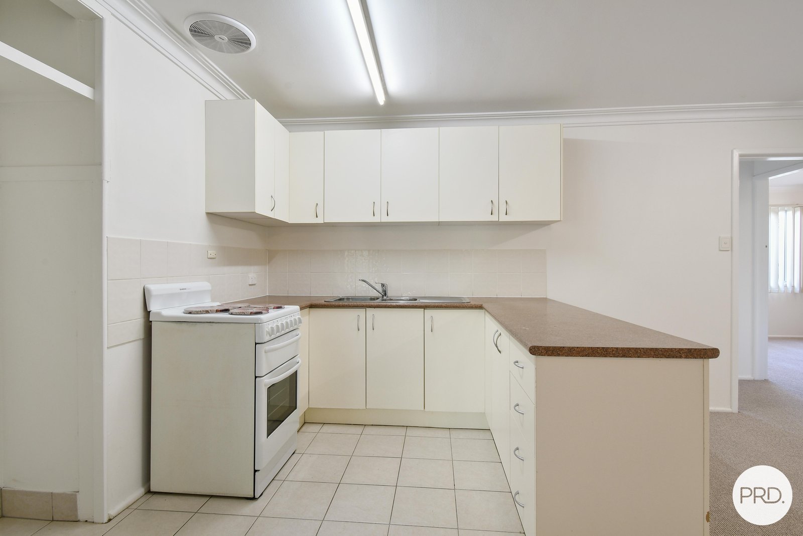 1/4 Johnston Street BILINGA 3
