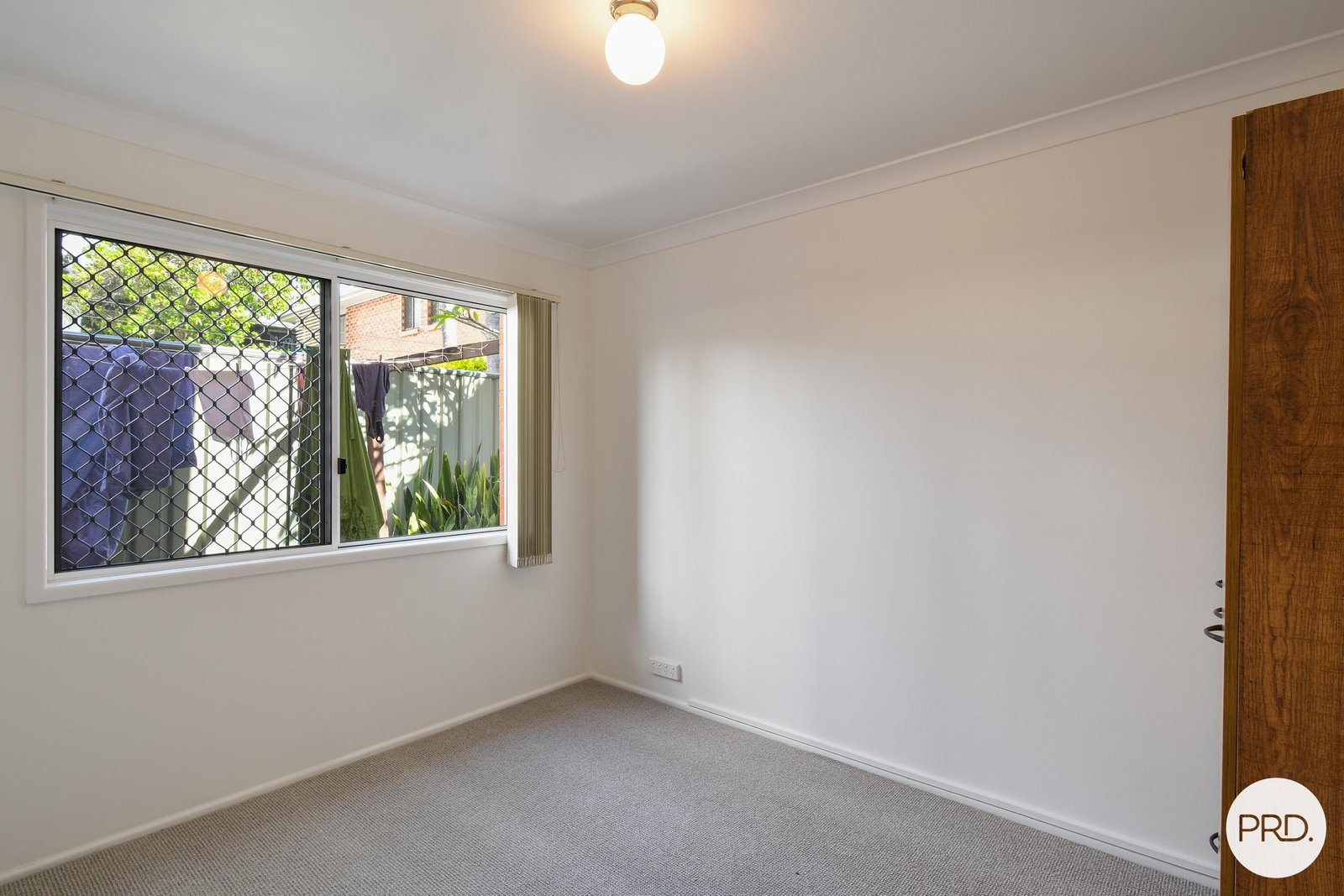 1/4 Johnston Street BILINGA 9