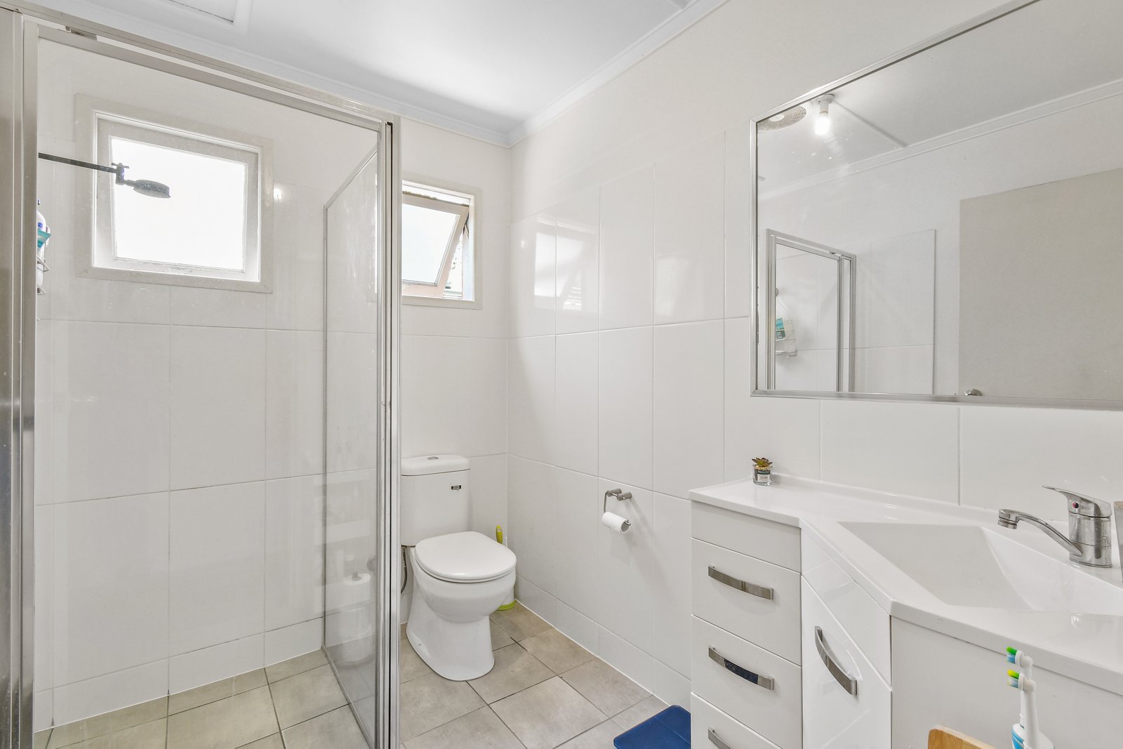 1/4 Johnston Street BILINGA 5