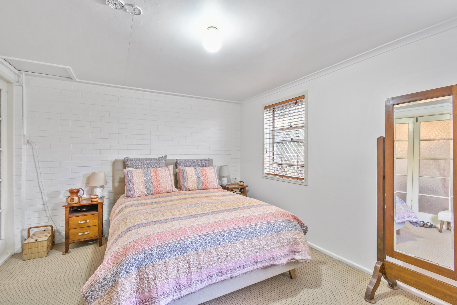 1/4 Johnston Street BILINGA 7