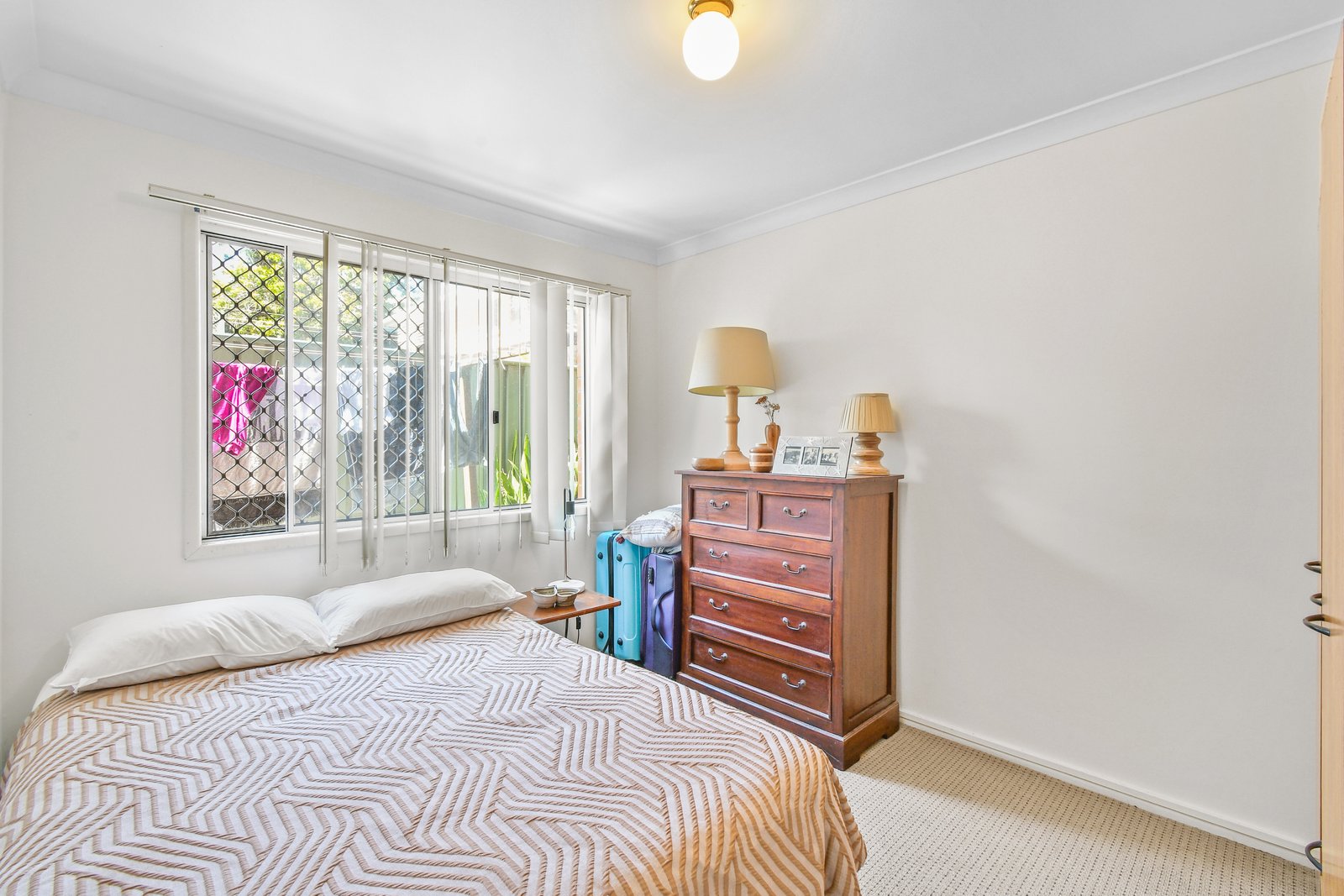 1/4 Johnston Street BILINGA 8