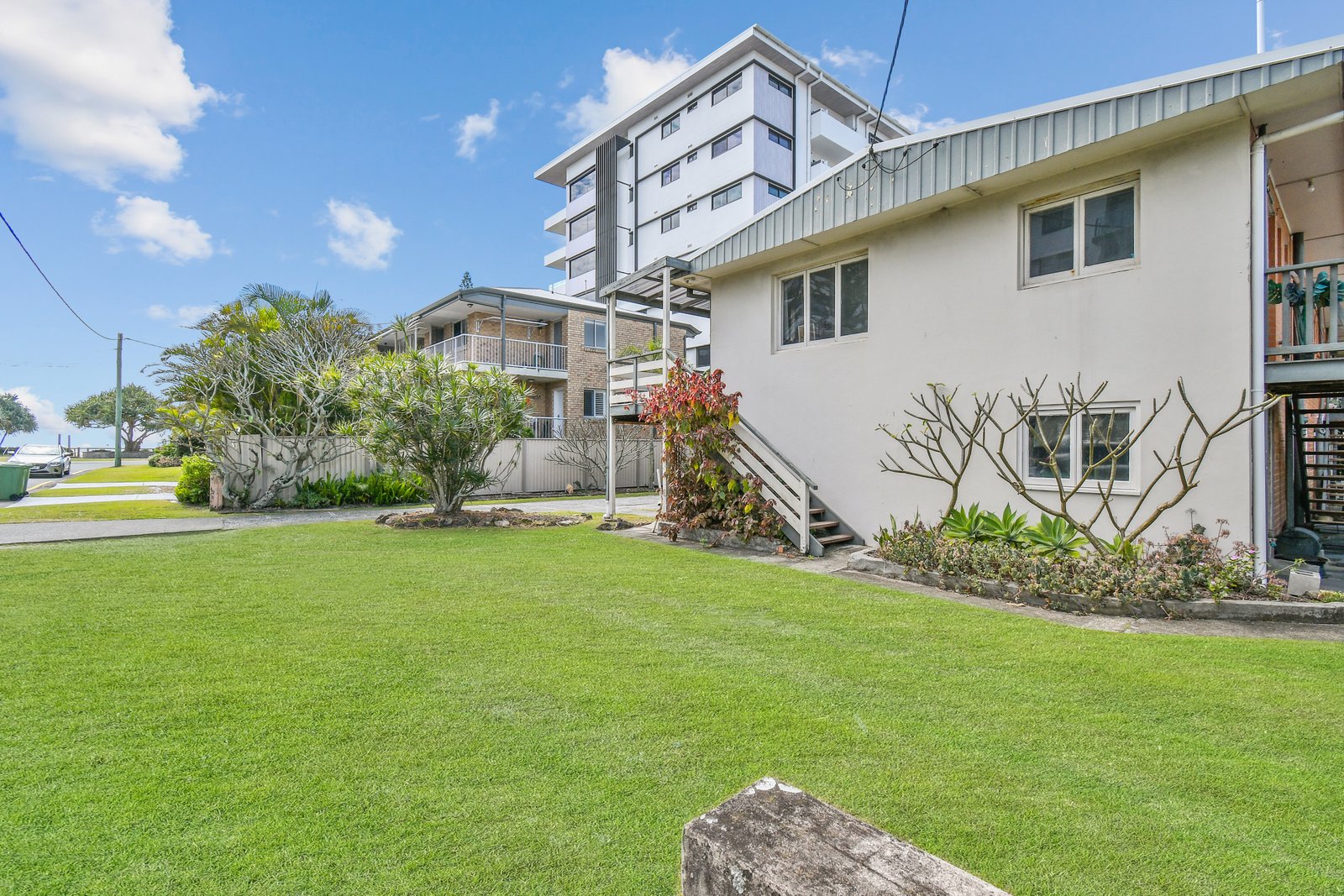 1/4 Johnston Street BILINGA 11