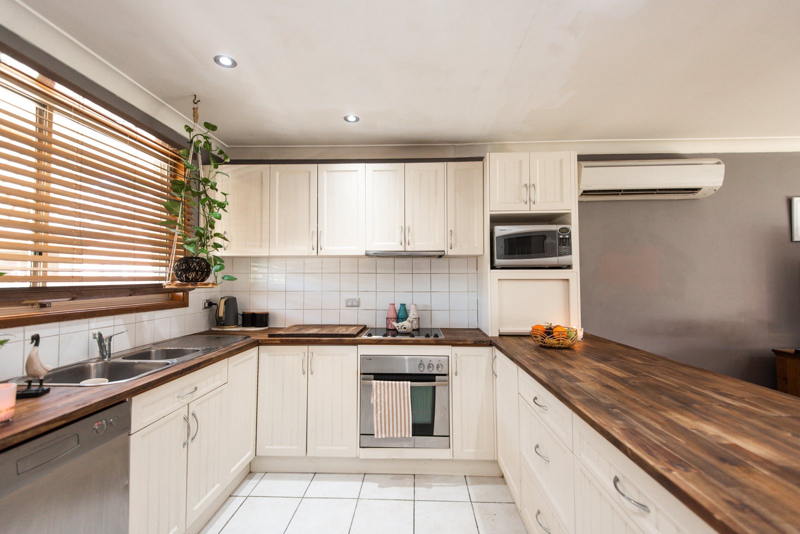 14 Joseph Brown Place TAMWORTH 11