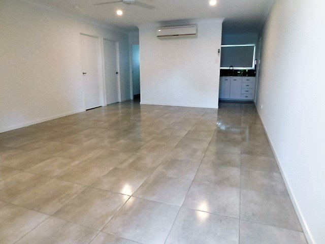 14 Joy Ave BURLEIGH HEADS 5