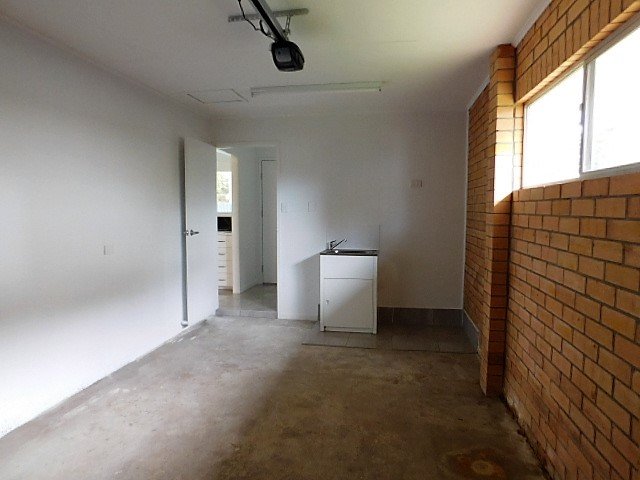 14 Joy Ave BURLEIGH HEADS 15
